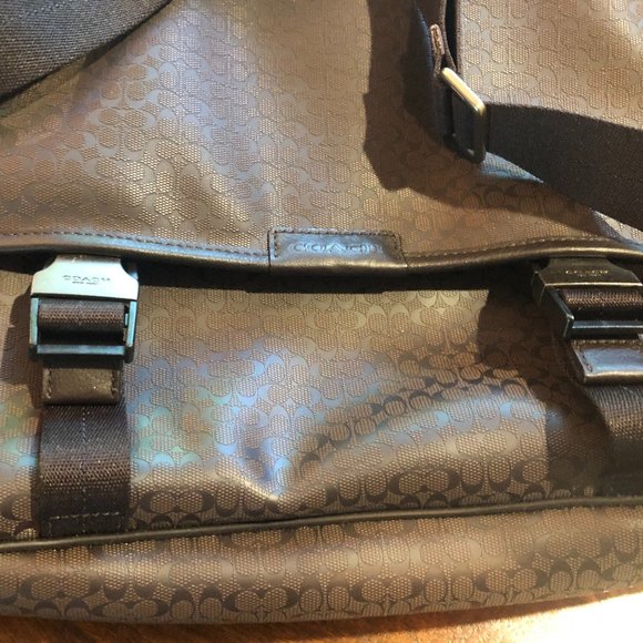 NWT COACH HERITAGE SIGNATURE EMBOSSED PVC MESSENGER 70809 - Picture 2 of 8
